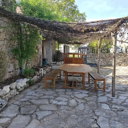 Hostel De Navacelles *