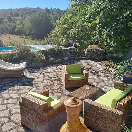 Albergue De Navacelles *