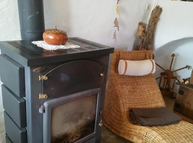 De Navacelles بيت شباب