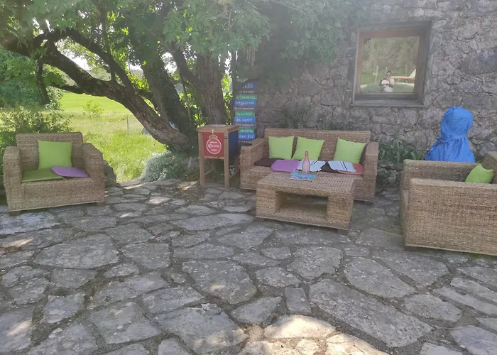 De Navacelles بيت شباب Blandas